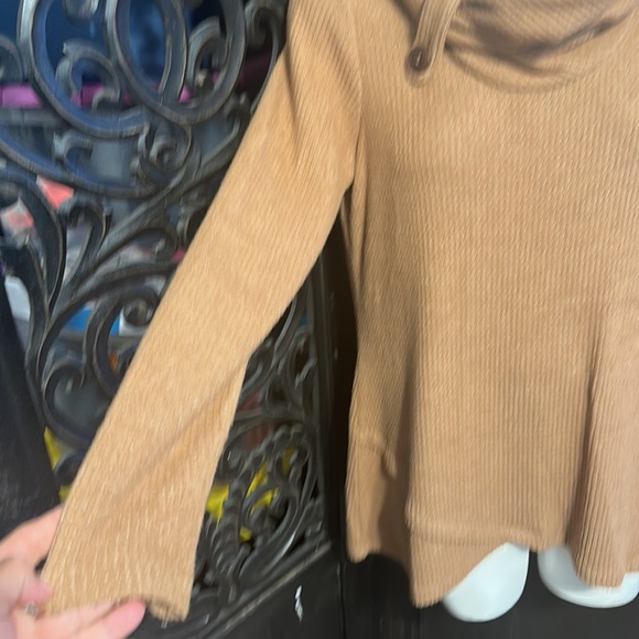 Susan Graver Weekend Textured Knit Crossover Hem Cowl Neck Sweater Tunic Top. - Picture 3 of 8